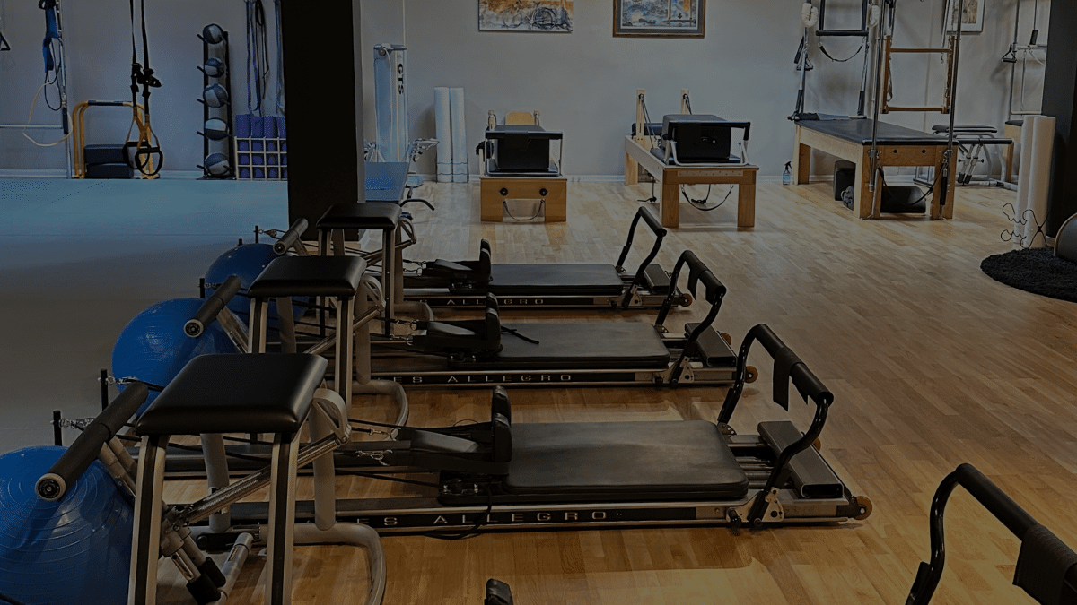 Träna Pilates i grupp på Ylab